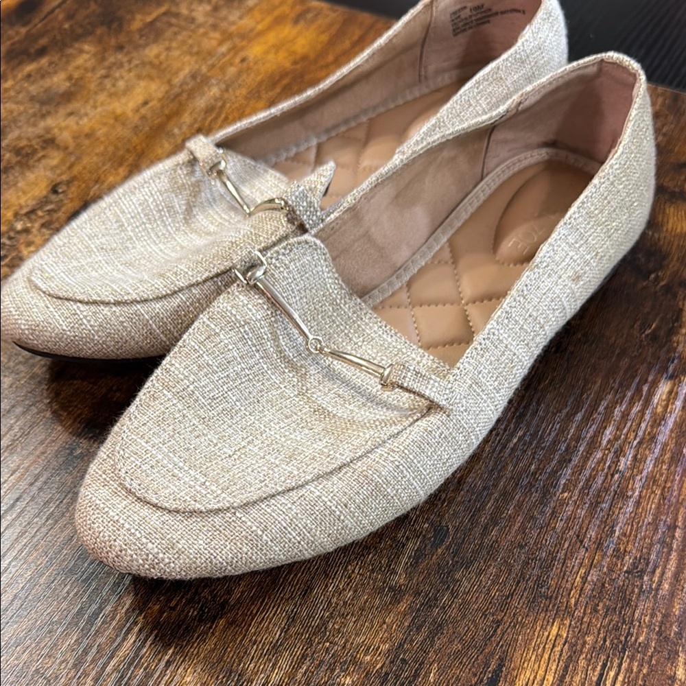Rachel Zoe Cream Flats with Silver Buckle